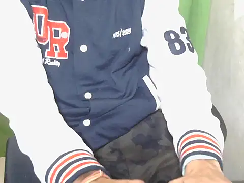 Chatroom XXX en direct de Michal_Fransis