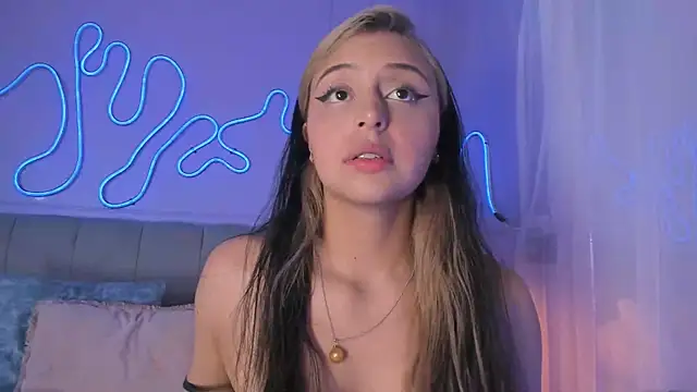 Sofly_s: онлайн-секс-чат