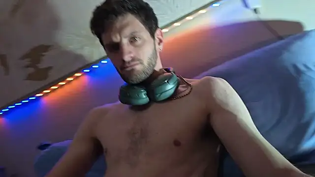 Mrkarizma webkamerás műsora