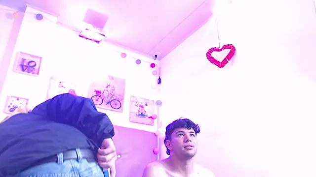 Chatroom XXX en direct de iam__lukas__