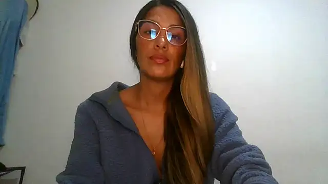 Juanabrunette7's Live XXX Chat