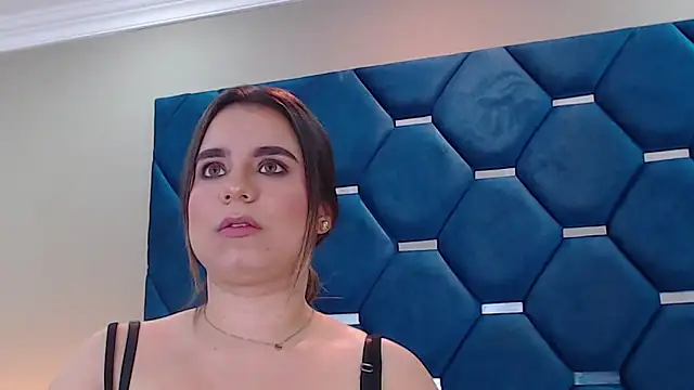 ThaniaJonesのライブXXXチャット