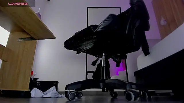 alma_fenix: онлайн-секс-чат