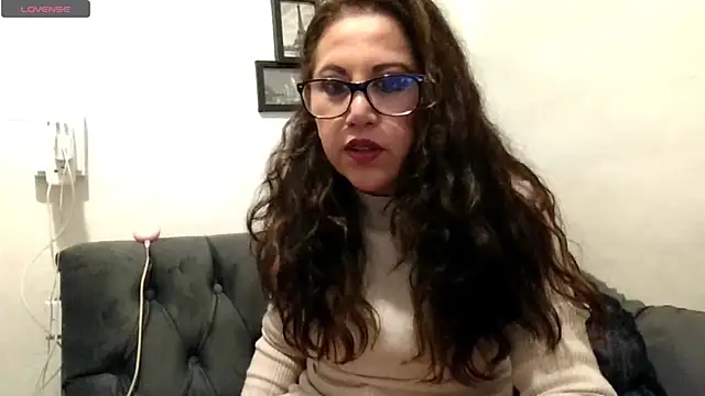 MirandaLatinaLovely 라이브 XXX 채팅