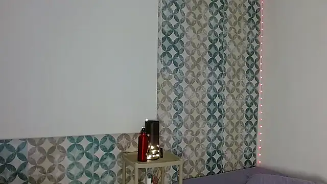 EmilybateeeのライブXXXチャット