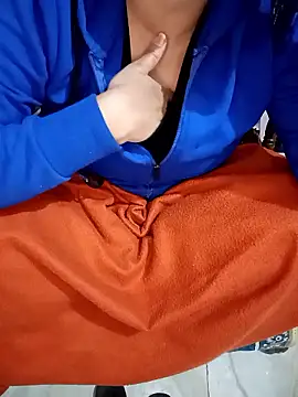 Sofia-111's Webcam Show