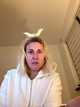 Amelia9798's Webcam Show