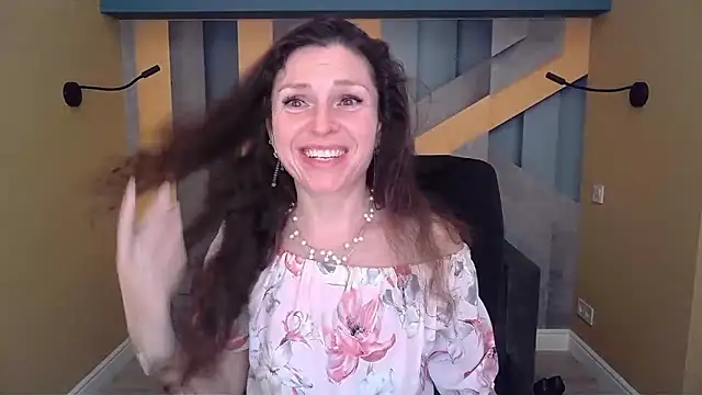 EllaLong's Live XXX Chat