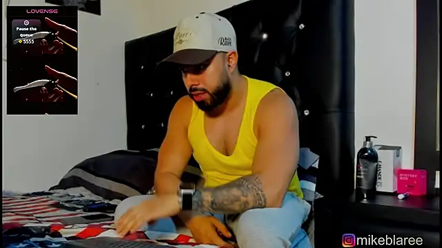 mikeblaree's Live XXX Chat