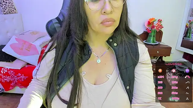 esmeralda_milf's Live XXX Chat