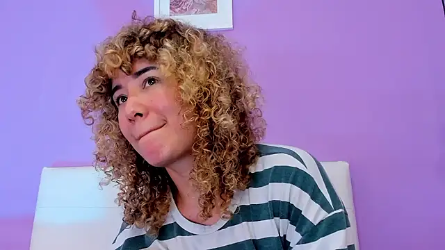 Charlotte11-11のライブXXXチャット