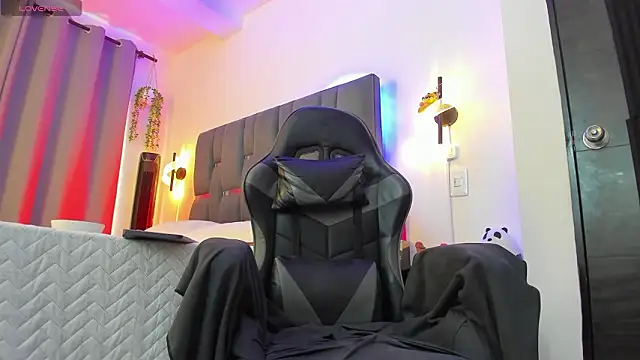 noah_corvelleのウェブカメラショー