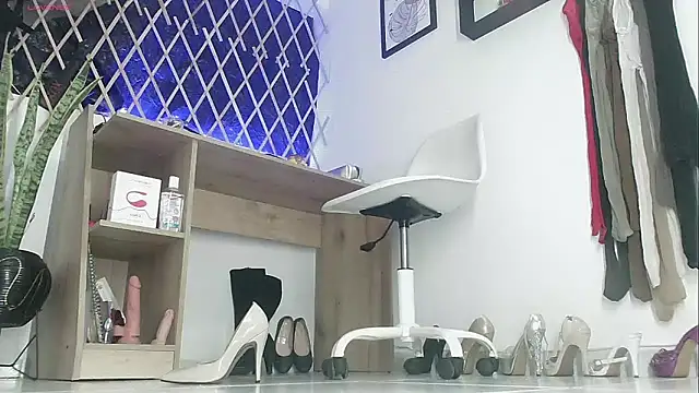 myla_sarah's Live XXX Chat