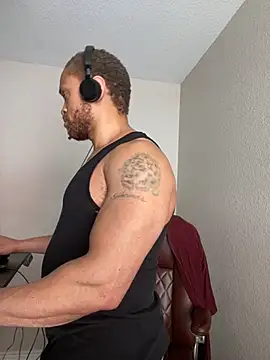 Chatroom XXX en direct de Fathero1time