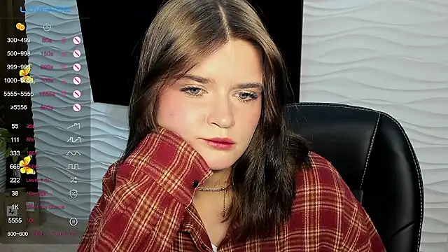 LanaTreadesのライブXXXチャット