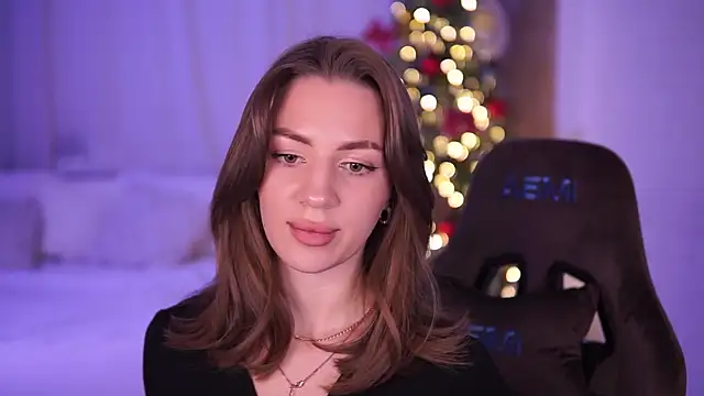 NymaraのライブXXXチャット