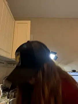 DienkaGreenのライブXXXチャット