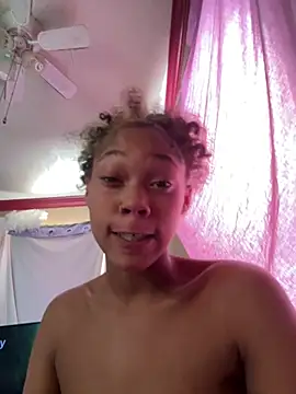 Tamiii420 লাইভ XXX চ্যাট