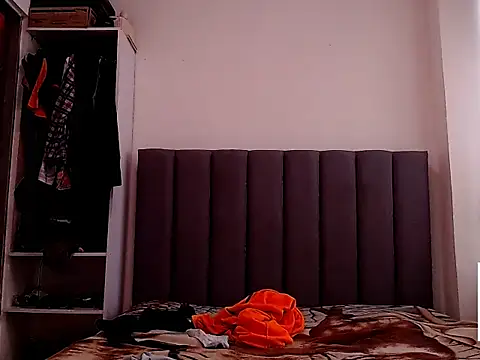 Chat +18 de saara_johnson496 ao vivo