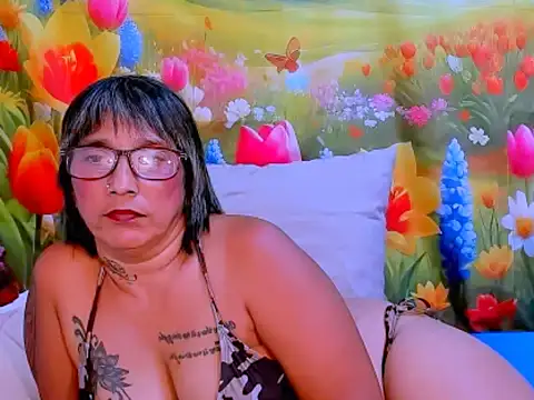 Chat +18 de indianroxy ao vivo