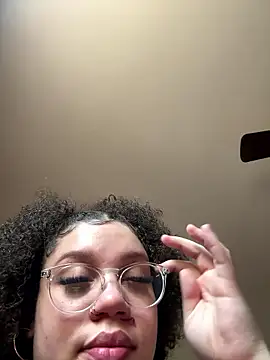 QueenNuttCollector Chat XXX in diretta