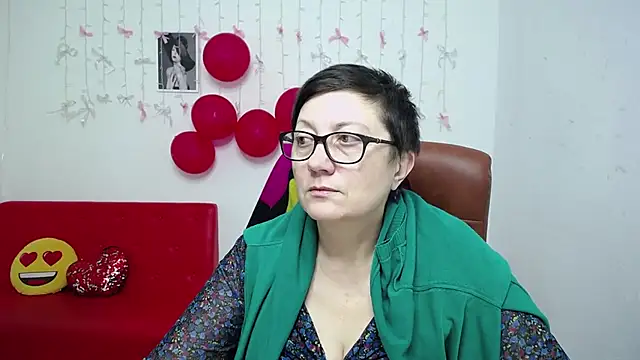 EmilyL0ve's Live XXX Chat