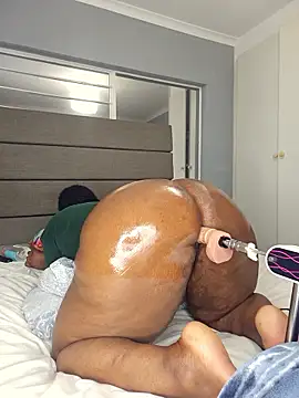 Kinkyphatass Adlı Modelin Canlı XXX Sohbeti