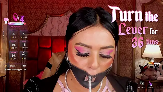 XXX chat uživo modela SoffiQueen