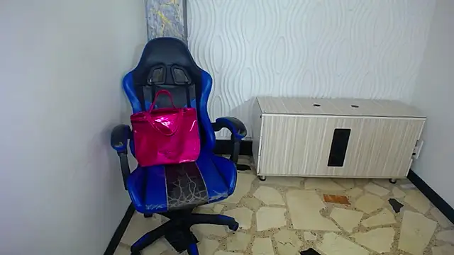 XXX chat uživo modela Anniee_x