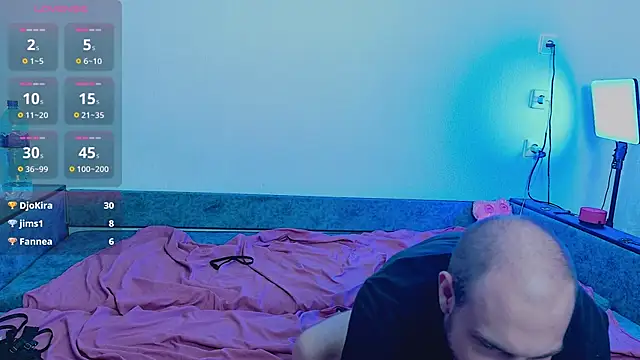 XXX chat uživo modela samandmaxx