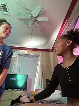 Tamiii420 Adlı Modelin Canlı XXX Sohbeti