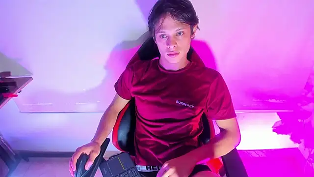 Show modela LilOwen_ na web-kameri