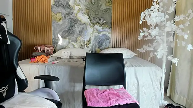 Danna_topless Adlı Modelin Web Kamerası Şovu