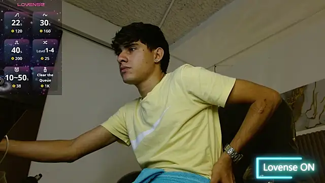 Dyla_n18's Webcam Show