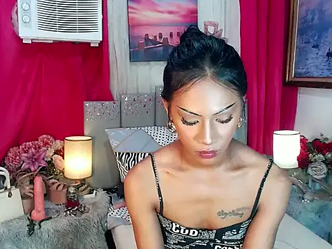 Chat +18 de Tarah_MC_Collins ao vivo