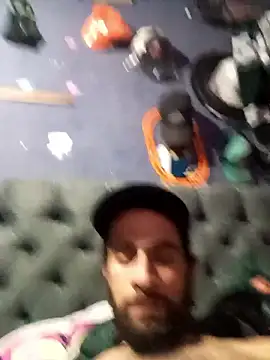 Chatroom XXX en direct de hairy_mannn