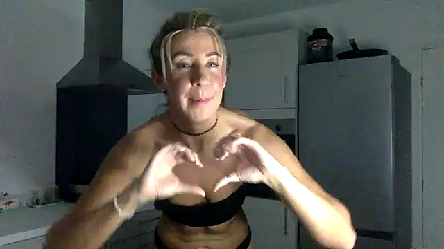 Bratty-Blonde55's Webcam Show