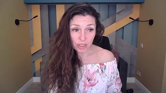 EllaLong's Live XXX Chat