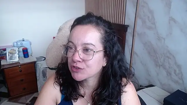 Sonialorens_ Live XXX-chat