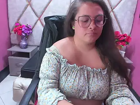 Sarah_Boobs_ Chat XXX in diretta