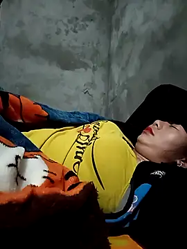 vangkt-cute Chat XXX in diretta