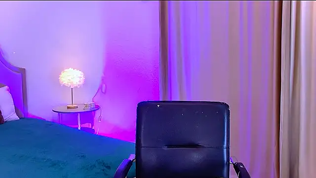 XXX chat uživo modela EmeraldGlow