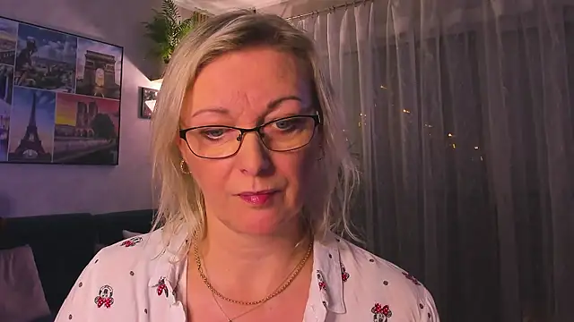 vanessa_chat's Webcam Show