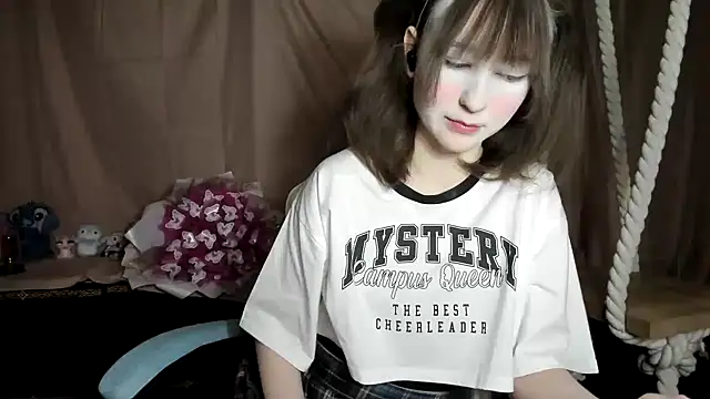 Show modela Yoonhee_ki na web-kameri