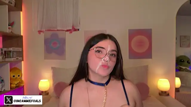 Chatroom XXX en direct de cammiefoalss