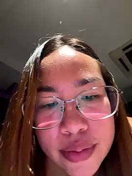 Ponthip's Webcam Show