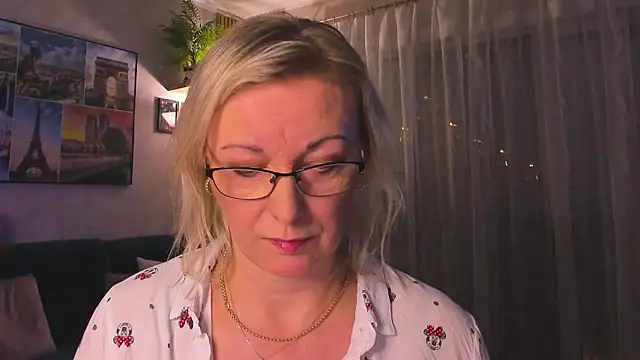 vanessa_chat's Webcam Show