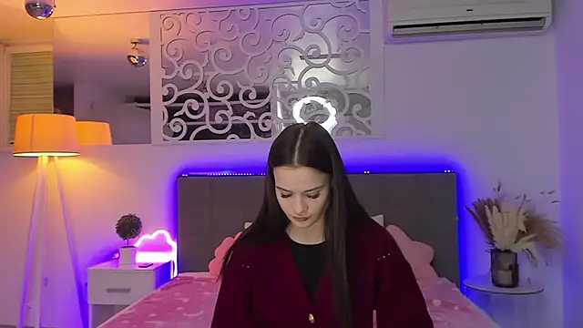 Chatroom XXX en direct de LuisaClover