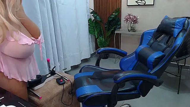 Kenya--Buhle's Live XXX Chat