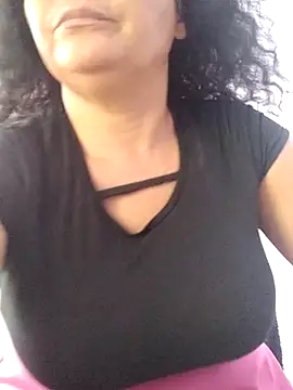 Amarantha25 Show in webcam